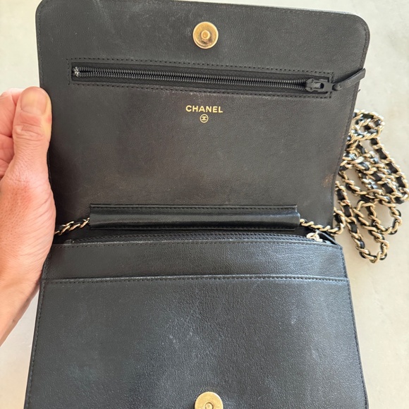 Chanel Classic Quilted Wallet-on-Chain - Picture 6 of 7